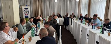 V Lučenci sa uskutočnilo pracovné stretnutie najvyšších predstaviteľov SFZ s klubovými funkcionármi ObFZ